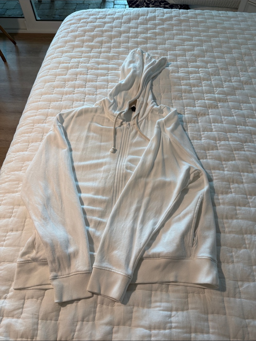 Universal Thread Cream and White Waffle-Knit Zip Hoodie. Small.